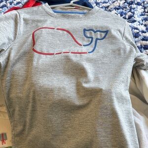 Vineyard vines performance T shirt size 6
